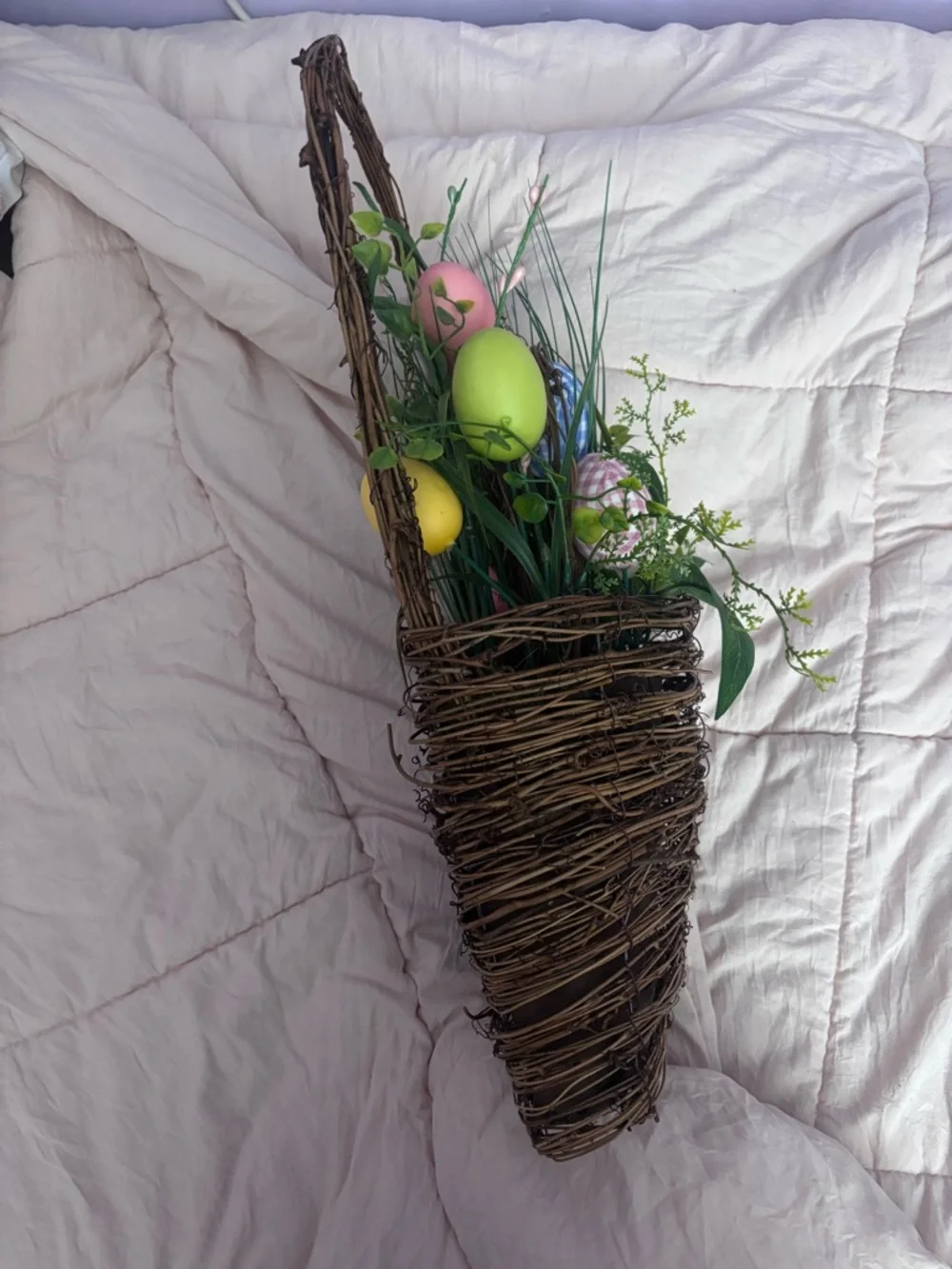 Spring/ Easter Egg Basket door wreath